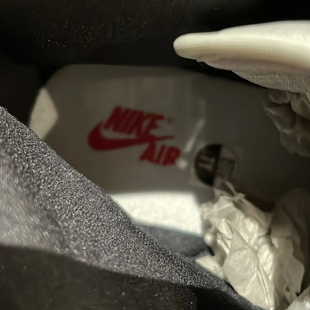 🚨 SALE // Nike Air Jordan 1 Retro High OG GS - Picture 9 of 12